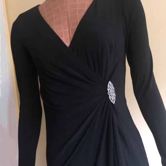 Ralph Lauren Evening Long V-Neck Faux Wrap Dress (Roomy 2) - Picture 14 of 17